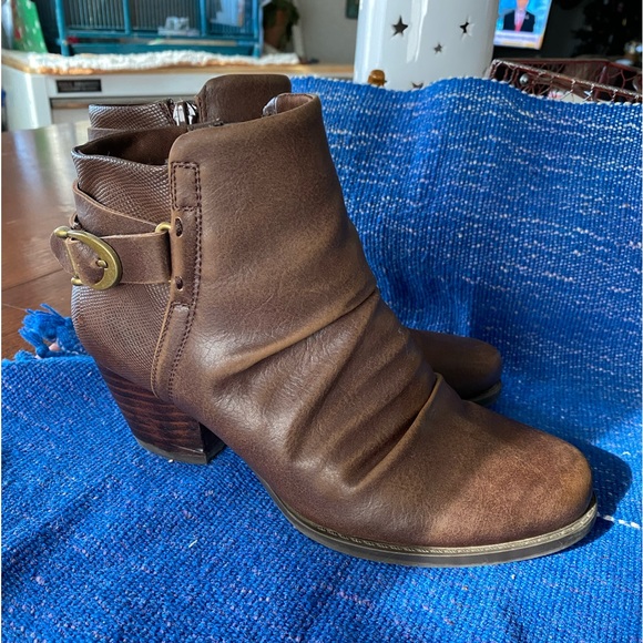 BareTraps Rebel ankle boot size 6 - Picture 2 of 4